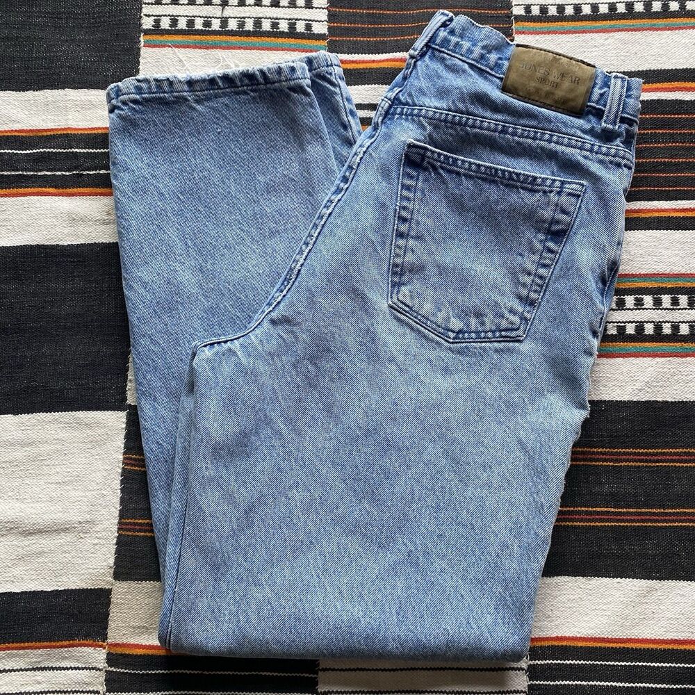 Vintage Jones Wear Sport Jeans. Size 14. Light Wash. 100% Cotton. 90’s. Y2K.
